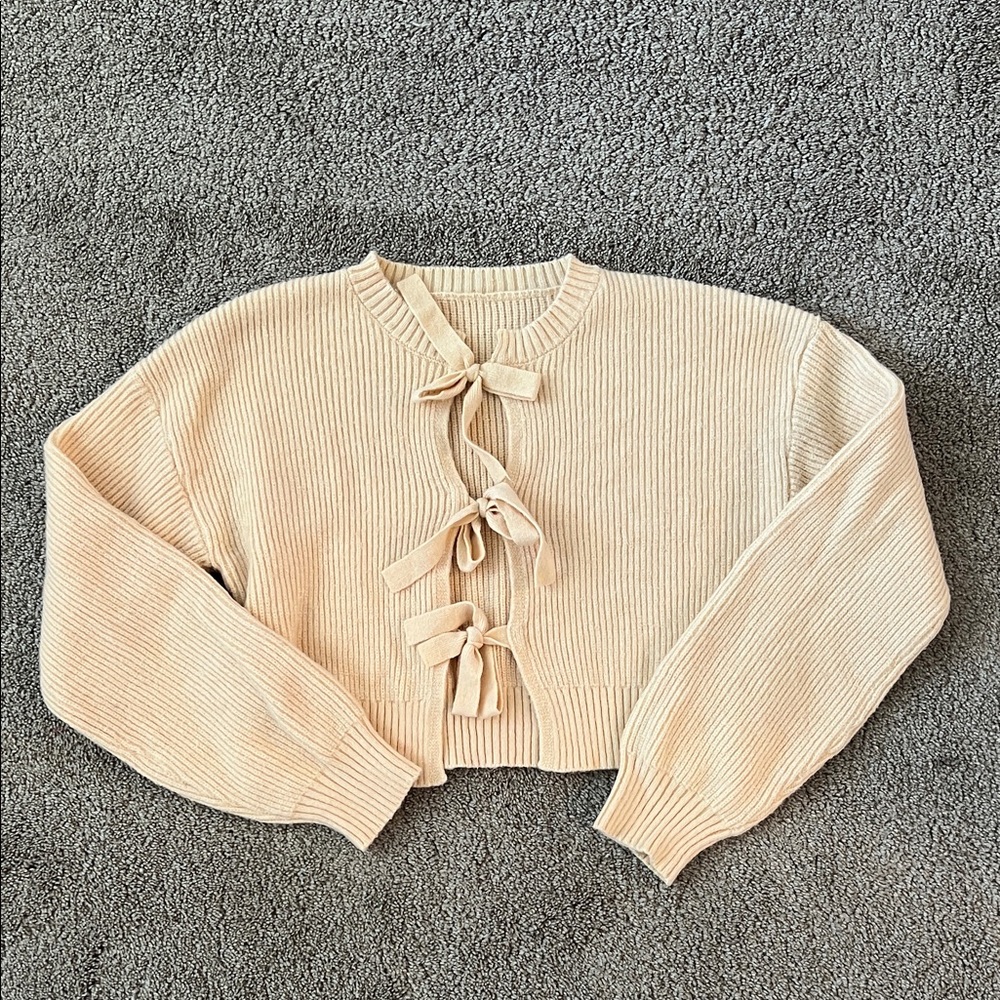 Bow-Tie Front Crop Sweater Cardigan in Beige